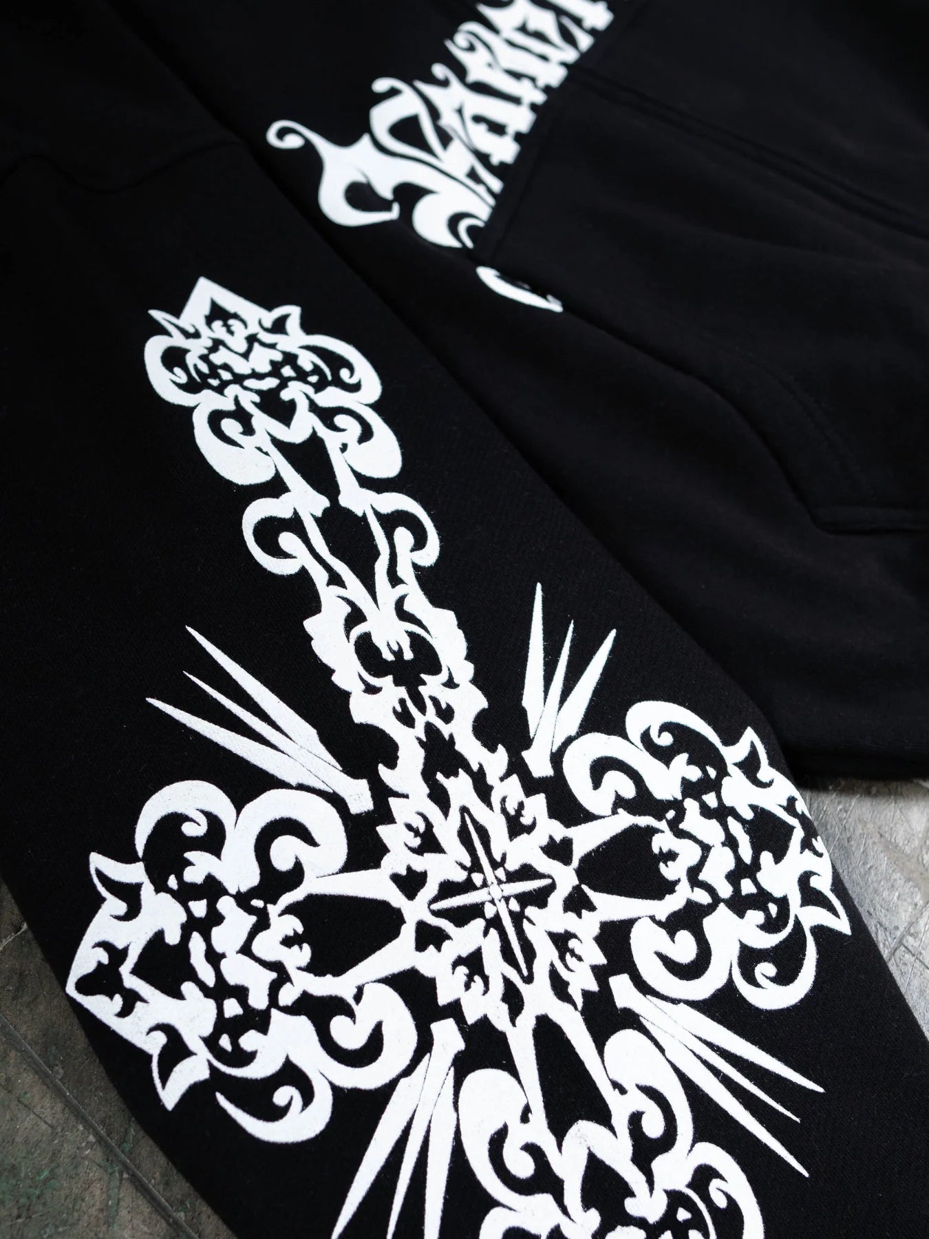 GRAVE ANGEL ZIP UNISEX HOODIE